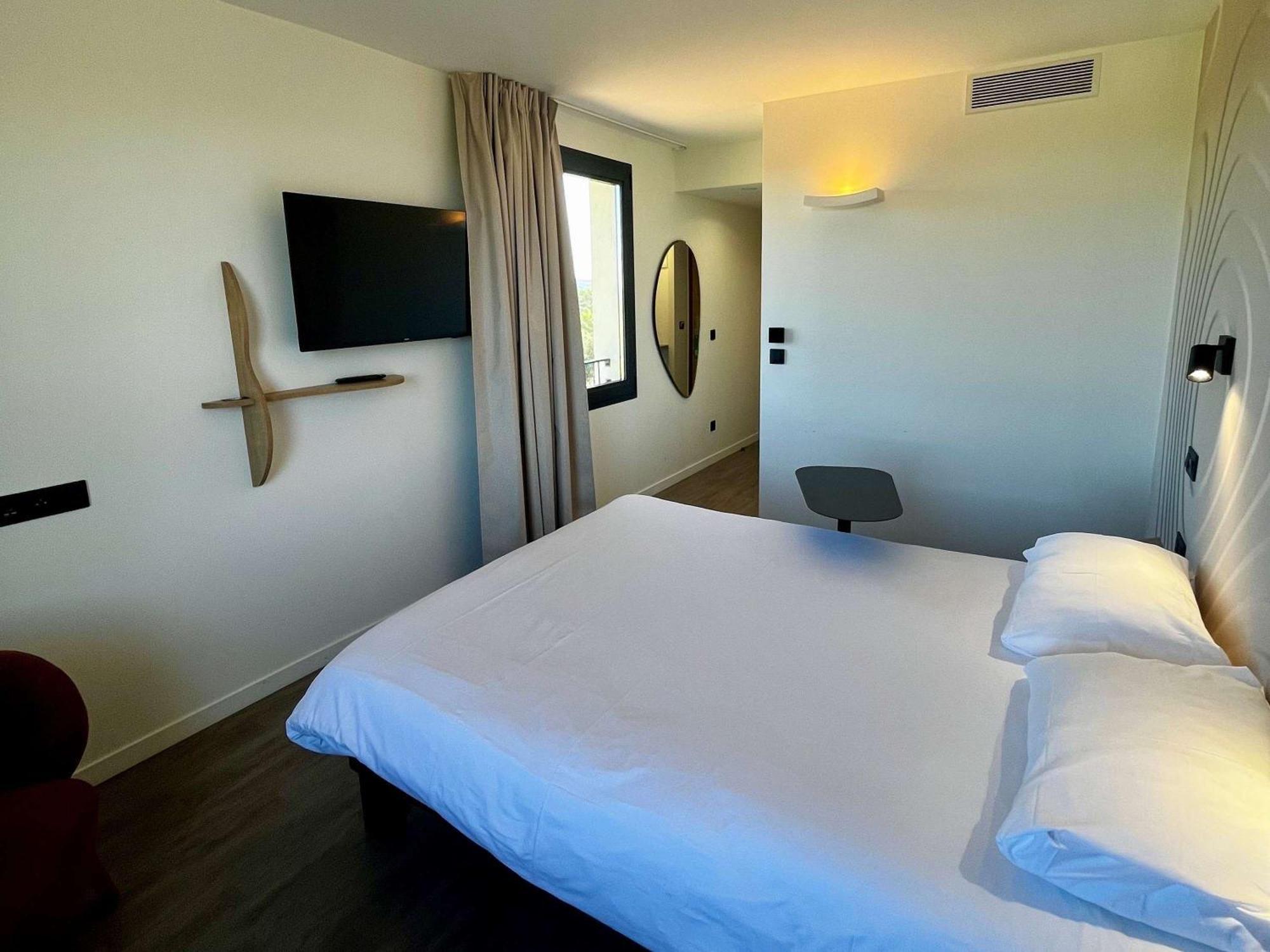 Ibis Styles Cabries Aix-En-Provence Tgv Hotel Екстериор снимка