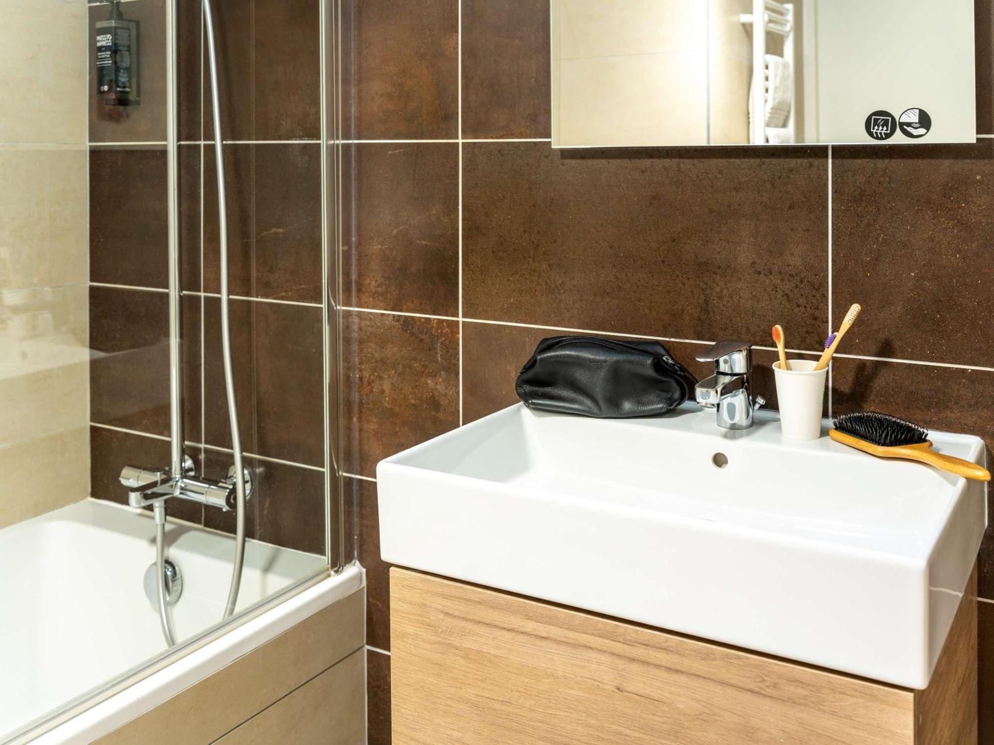Ibis Styles Cabries Aix-En-Provence Tgv Hotel Екстериор снимка