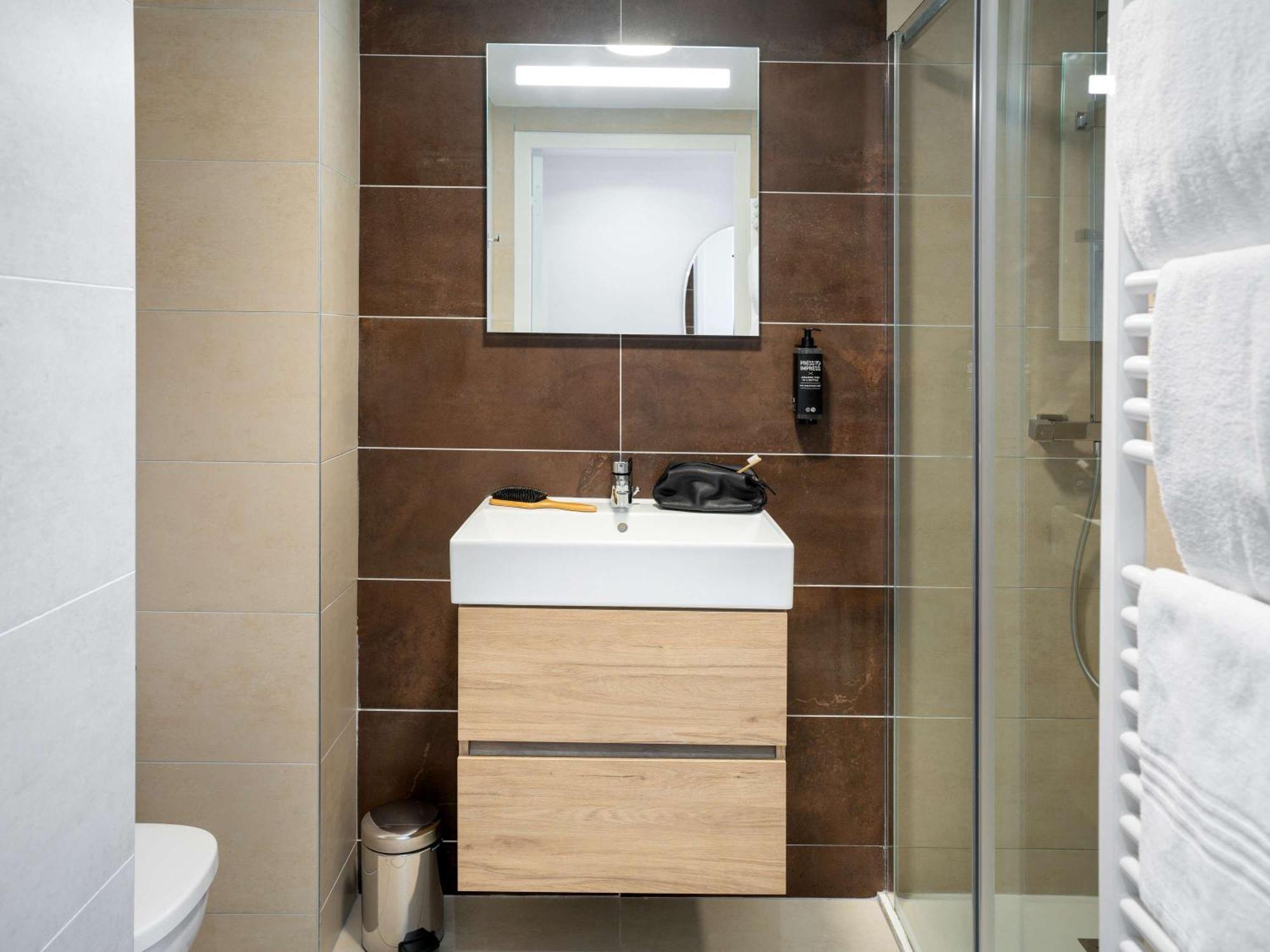 Ibis Styles Cabries Aix-En-Provence Tgv Hotel Екстериор снимка
