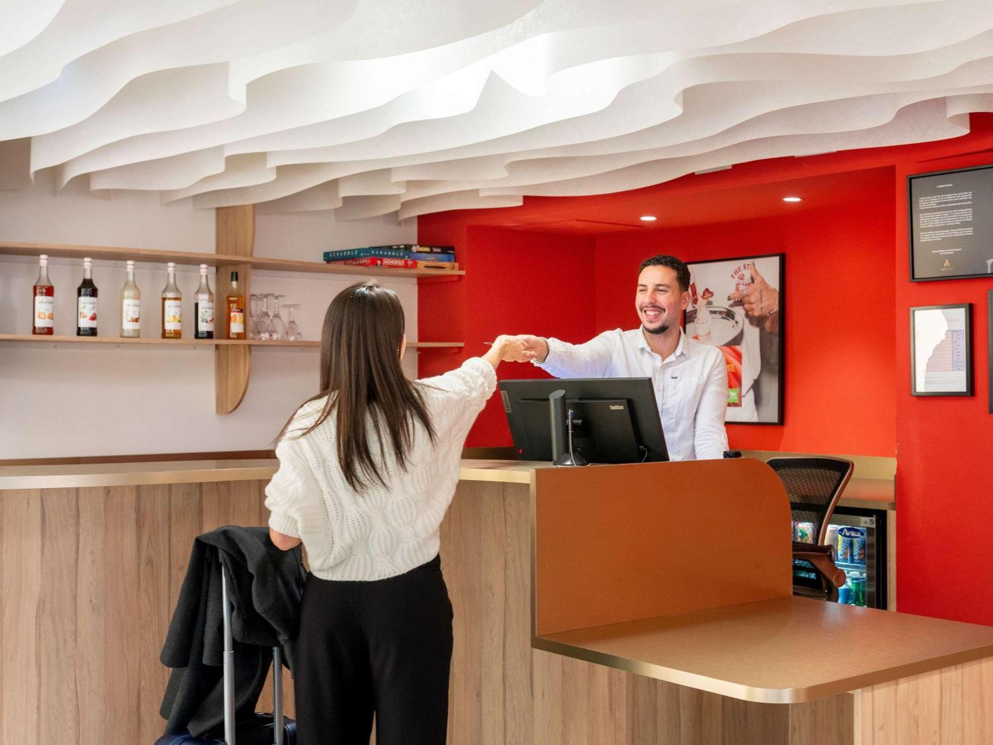 Ibis Styles Cabries Aix-En-Provence Tgv Hotel Екстериор снимка