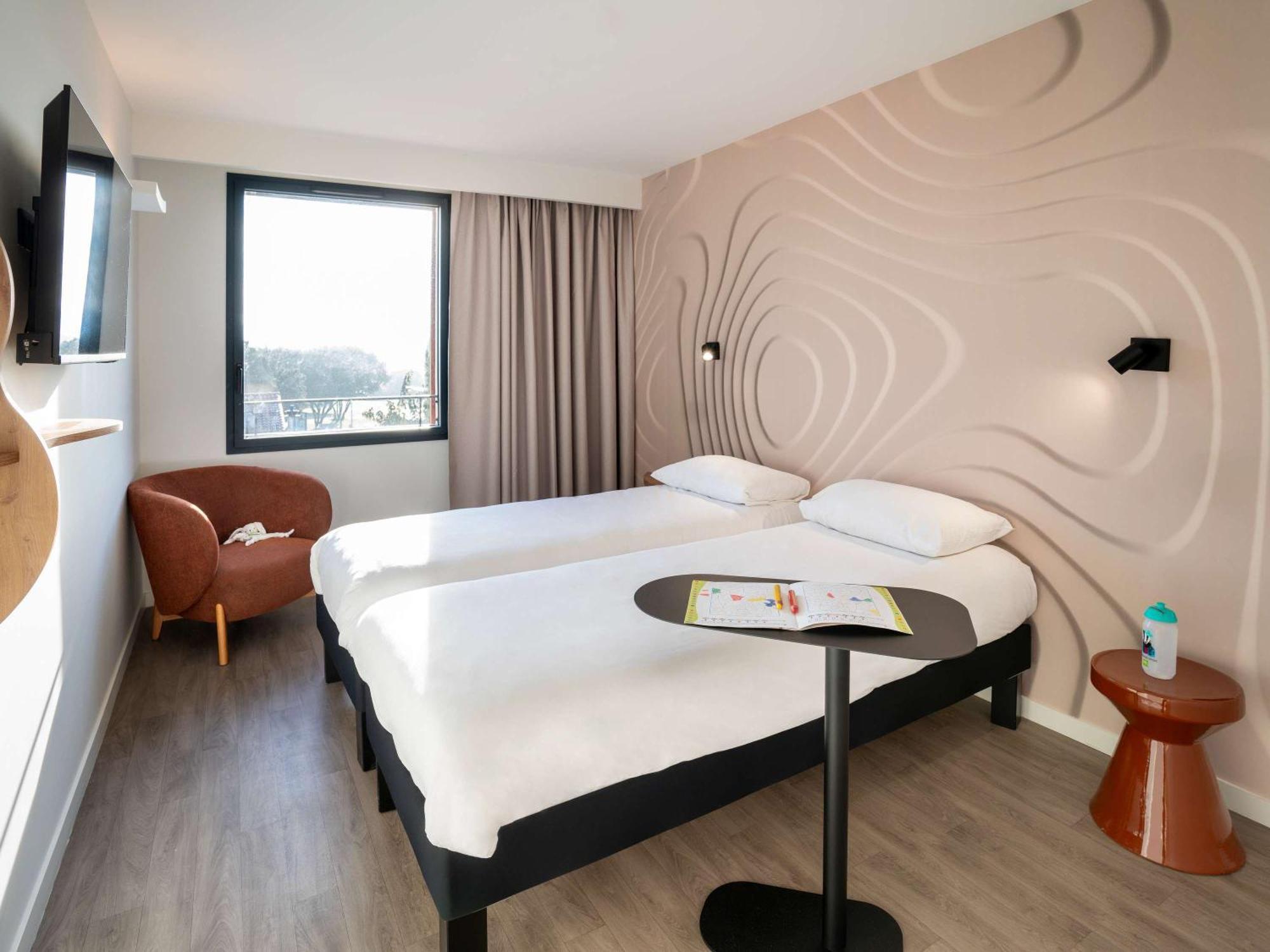 Ibis Styles Cabries Aix-En-Provence Tgv Hotel Екстериор снимка
